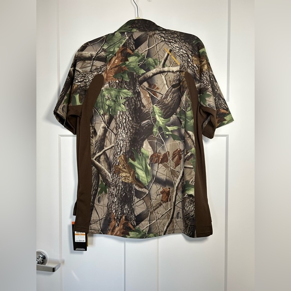 Medium Under Armour Camo Hunting Shirt, Small but Fits Like Loose Medium - Picture 2 of 11